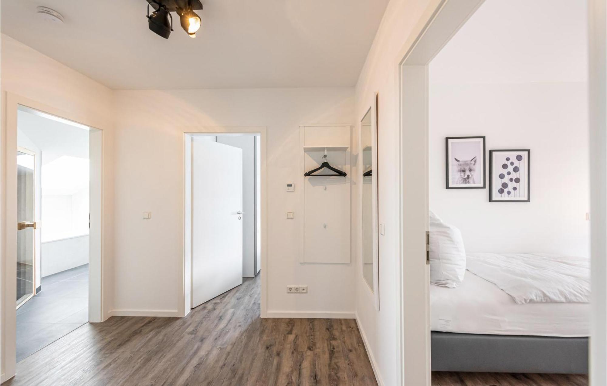 Amazing Apartment In Rechlin With Kitchen エクステリア 写真