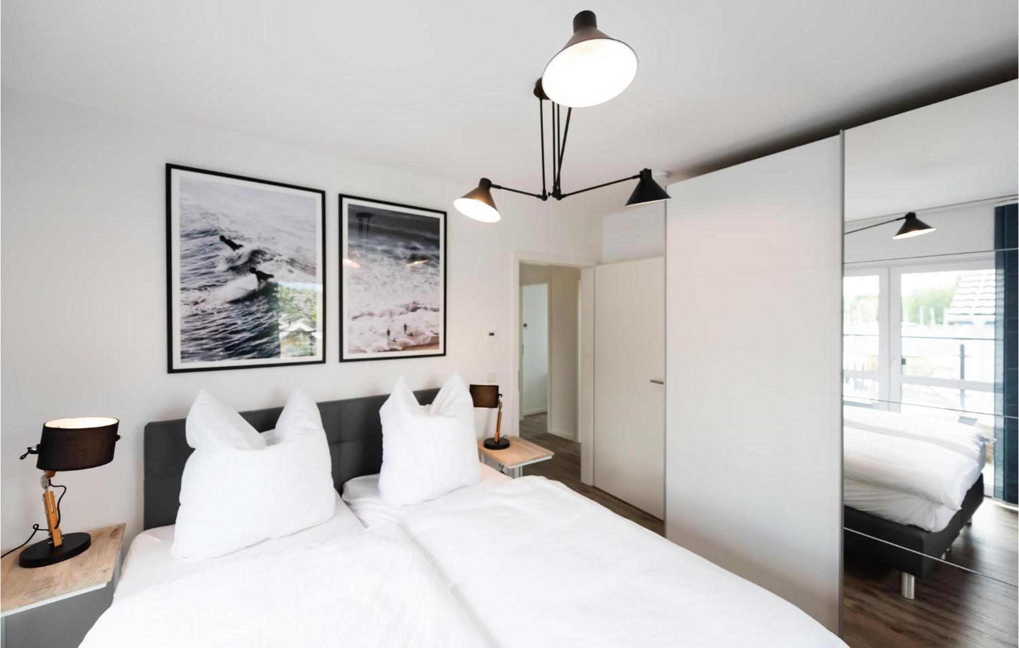 Amazing Apartment In Rechlin With Kitchen エクステリア 写真