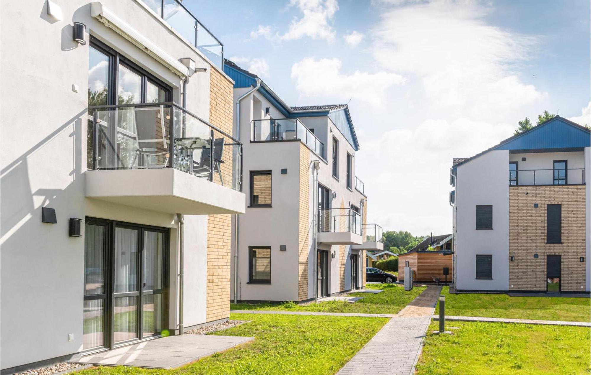 Amazing Apartment In Rechlin With Kitchen エクステリア 写真